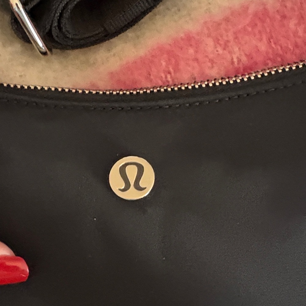 lululemon athletica Classic Black Shoulder Bag - Picture 5 of 7